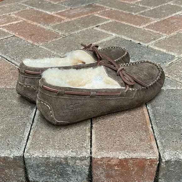 UGG brown suede mocassins - Picture 7 of 12